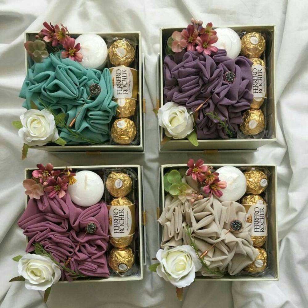 Eid Hijab Gift Box with Ferrero Rocher - Image 2