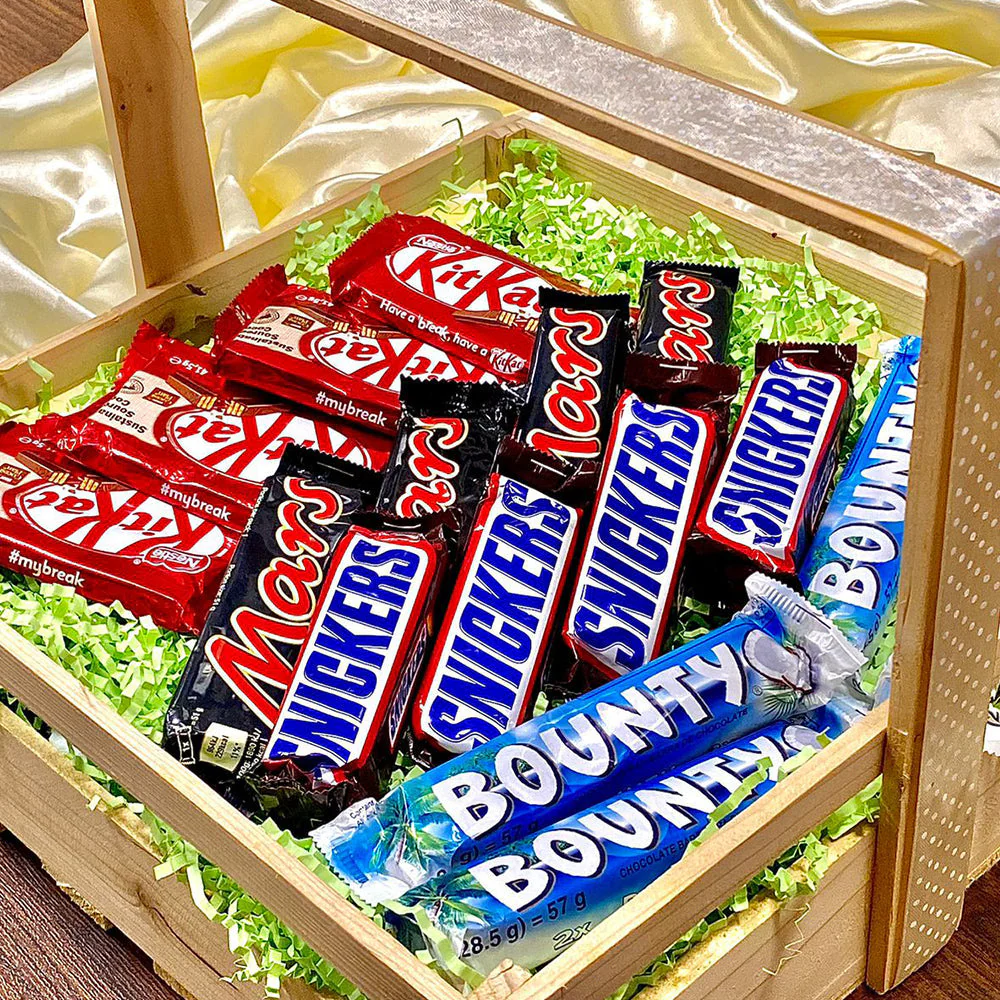Share Love - Chocolate Gift Basket & Pink Pastel Bouquet - Image 3